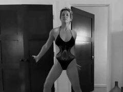 Evangeline Lilly &ndash; super sexy bikini dance