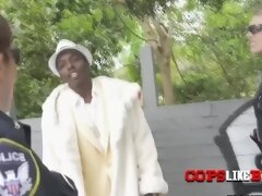 Black pimp is pounding a MILF's pussy in ahardcore threesome in jail.